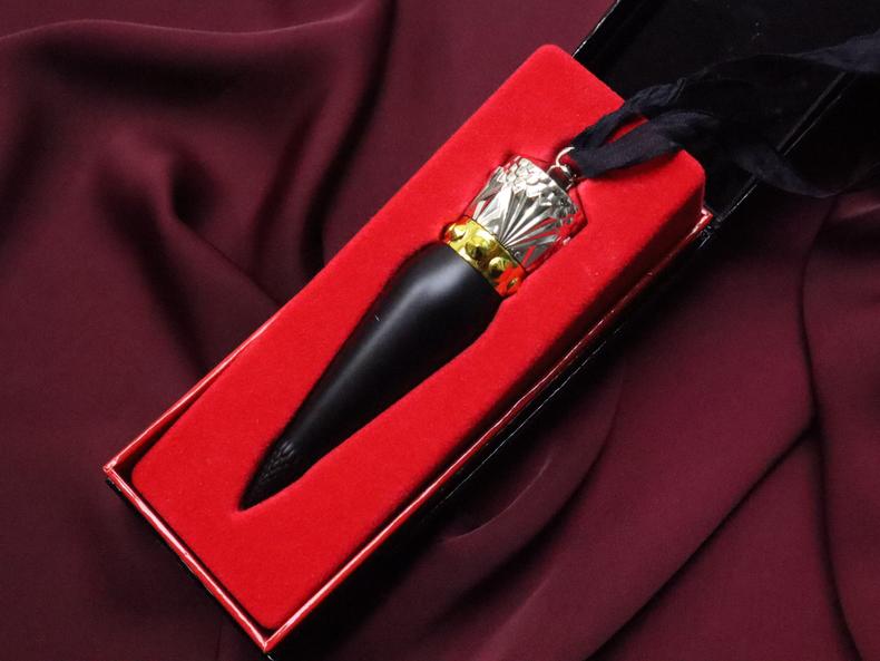 好用的蘿卜丁口紅推薦，CL女王權(quán)杖口紅美貌與氣場(chǎng)兼?zhèn)?></a></span>
                    <span id=